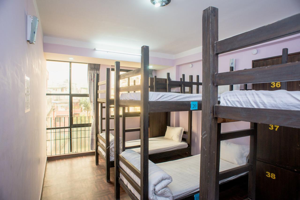 Famous House Kathmandu Hostel Екстериор снимка