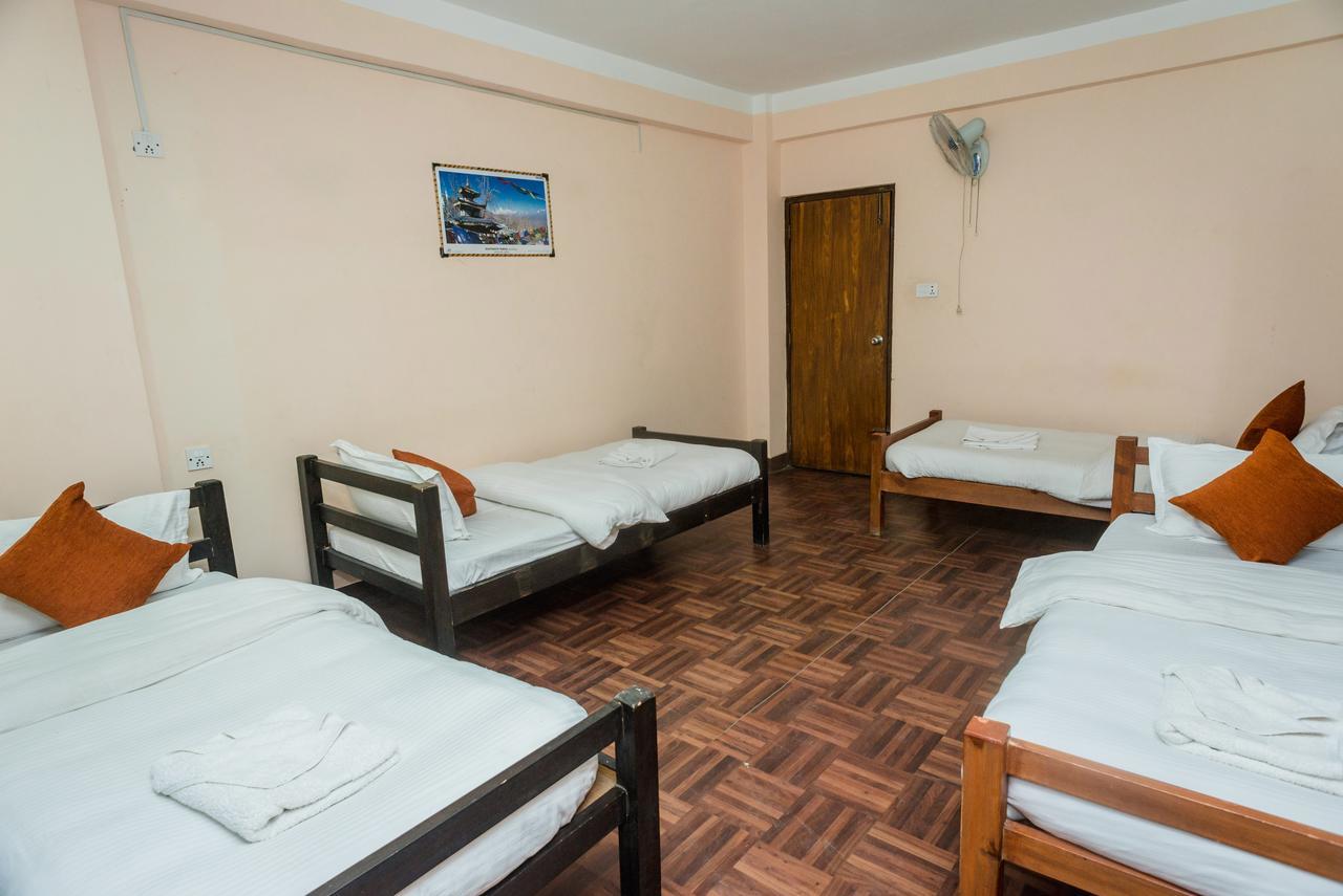 Famous House Kathmandu Hostel Екстериор снимка