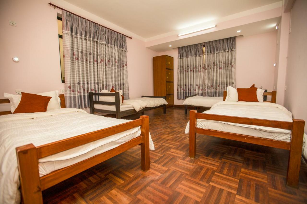 Famous House Kathmandu Hostel Екстериор снимка