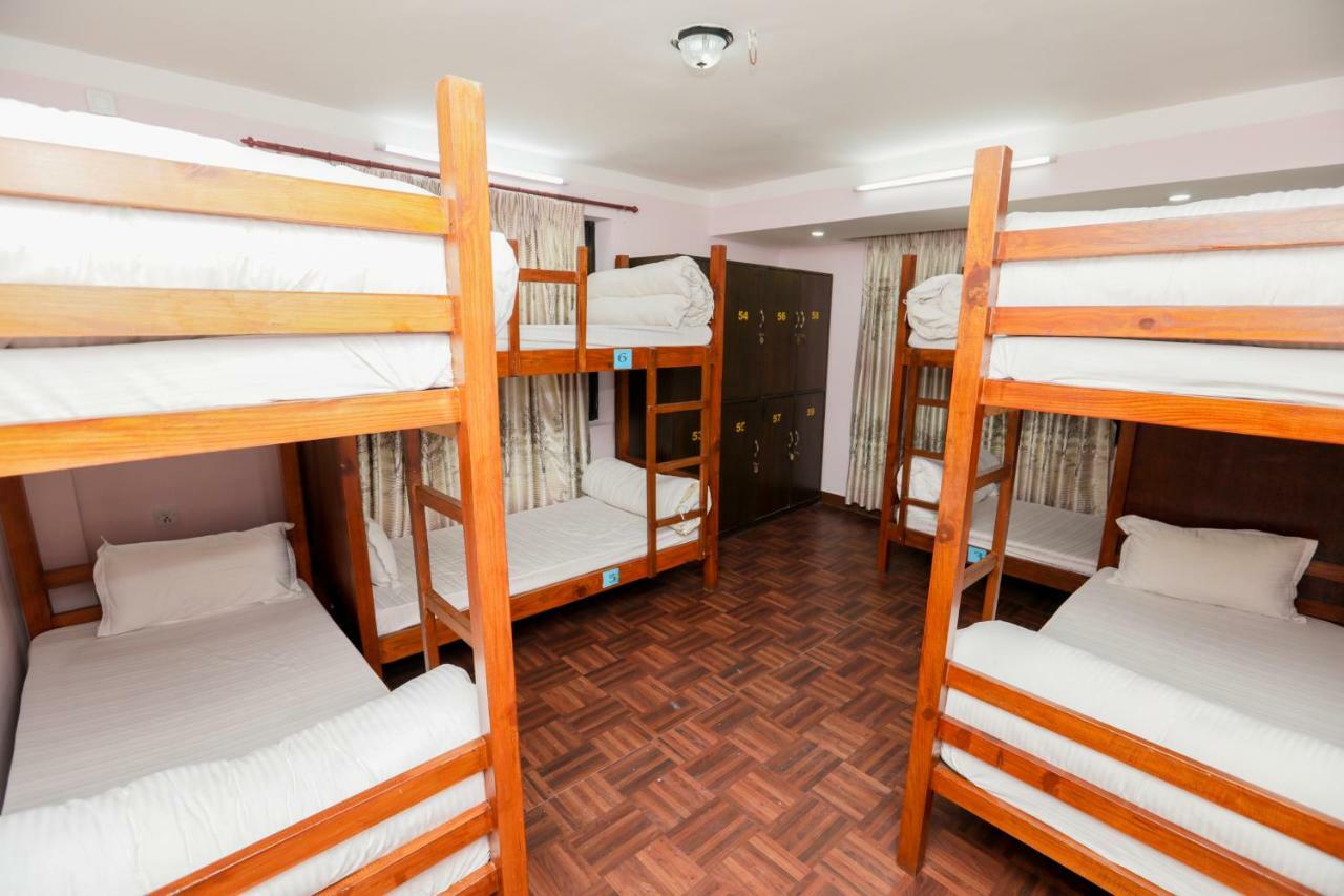 Famous House Kathmandu Hostel Екстериор снимка